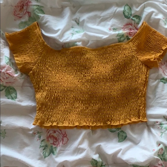 Yellow Ribbed Crop Top - Picture 3 of 4